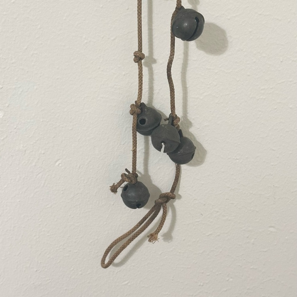 Antique Sleigh Bells solid metal 14 - Picture 4 of 8